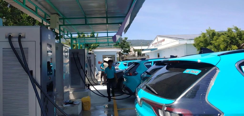 How to Choose the Right EV Charger in 2026: The Complete Guide for Home, Business, and Fleet Charging